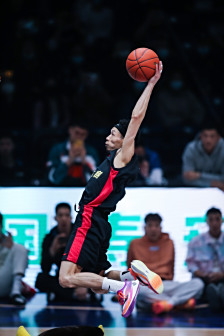 陈登星人物照