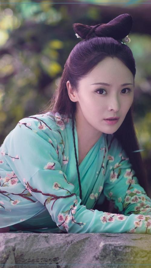  p data-id="sz0htriuepni">小青,女,古装神话剧《 a target="_blank"