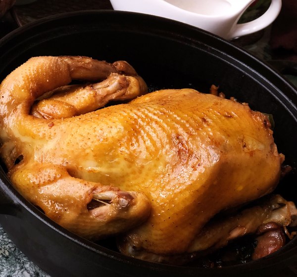  p>电饭锅焗鸡是以鸡为主材的菜肴名. /p>