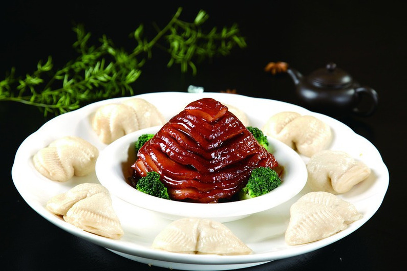  p data-id="gn6xaoeww0">满族福肉是满族人民祈祷神灵时吃的一道美食