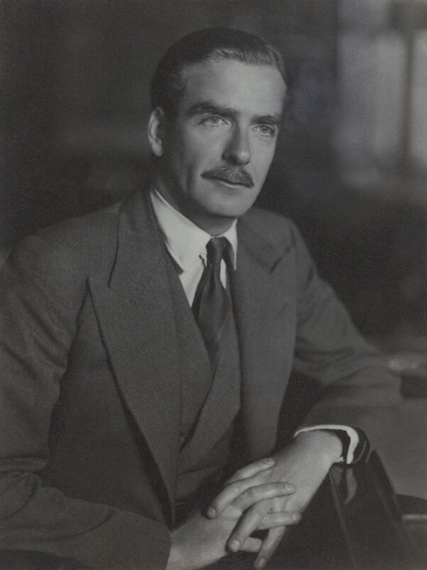  p data-id="trbhwkzyffif">罗伯特·安东尼·艾登 i>(robert anthony