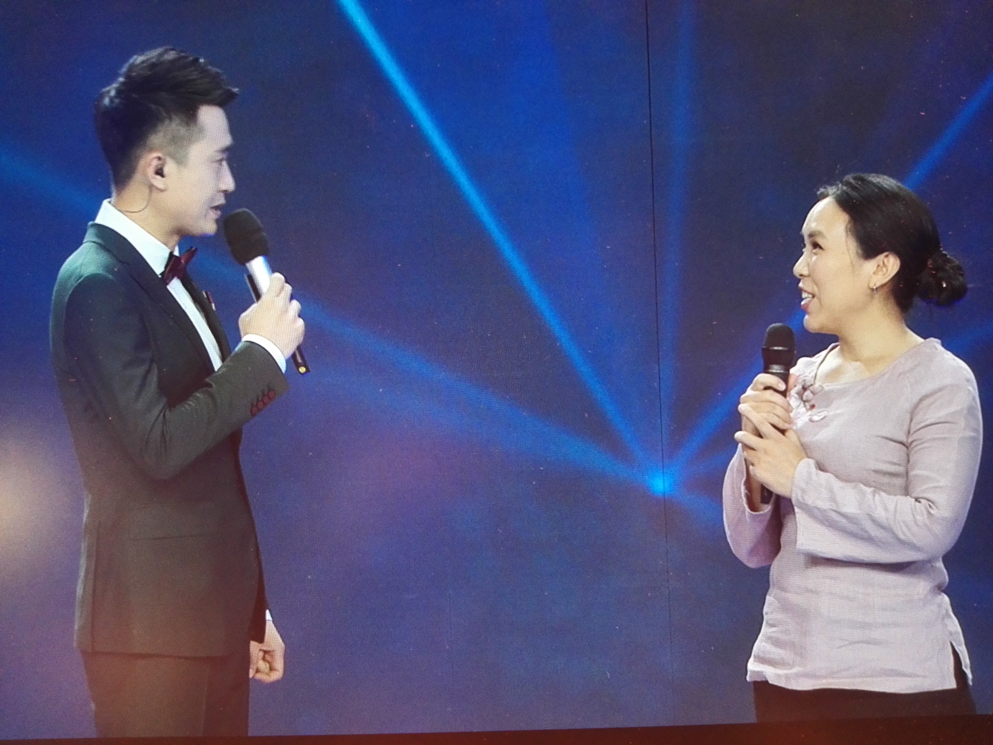  p>杨娜,出生于河南省焦作市,中国内地女歌手.