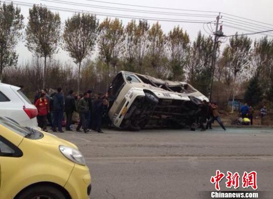 长春宽城区北凯旋路特大车祸