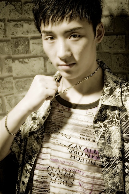  p data-id="gnx2j4w75b">罗维帅(1991年)出生于遵义市习水县,担任星