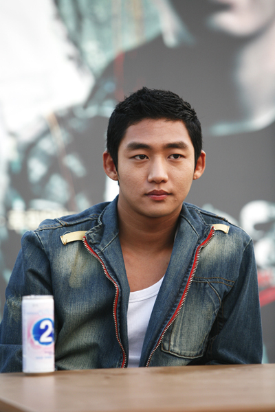 taesung)) /i>,1985年4月21日出生于韩国京畿道安山市,韩国男演员