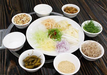  p>菊花鱼生是广东省顺德地区一道特色传统名菜, a href="#" data