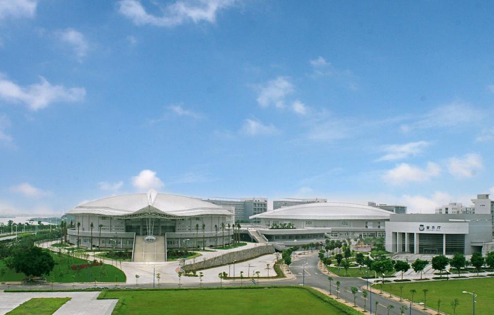  p>华南师范大学( i>south china normal university /i>),简称"华南