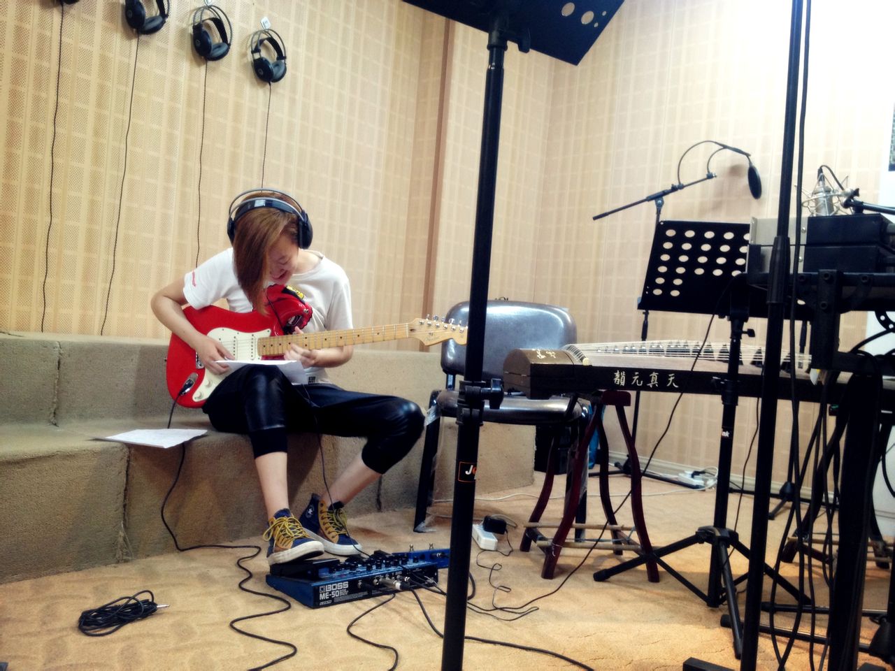 173741" data-lemmaid="173741">内蒙古 /a>呼伦贝尔,吉他演奏家