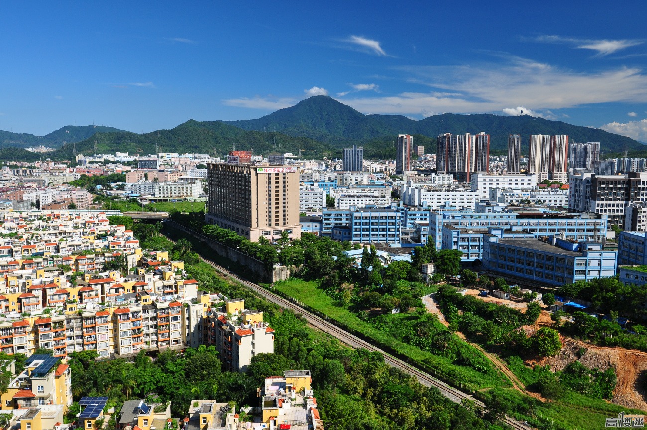  p>横岗街道,隶属于广东省深圳市龙岗区,地处深圳东部中心的核心区,是