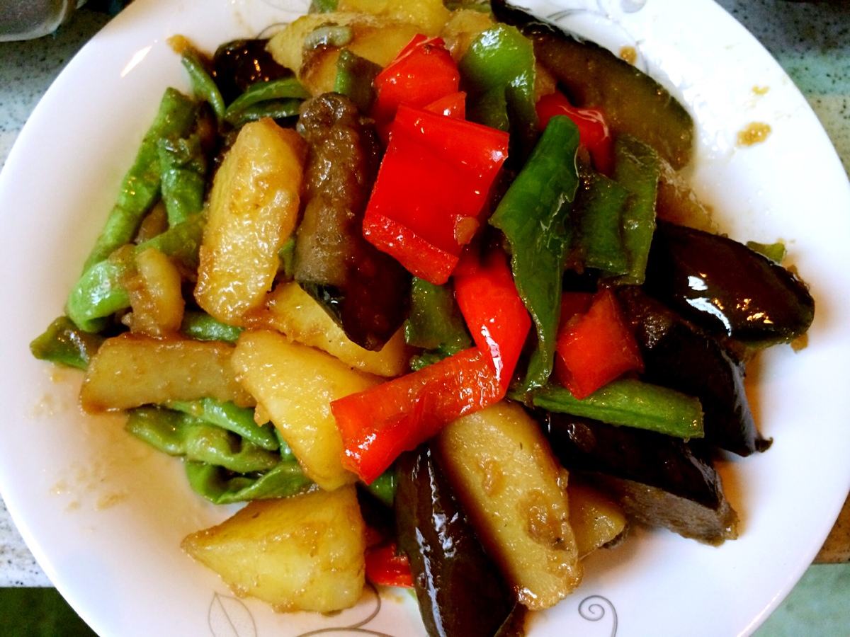  /i>,是一道 a target="_blank" href="/item/东北">东北 /a>传统名菜