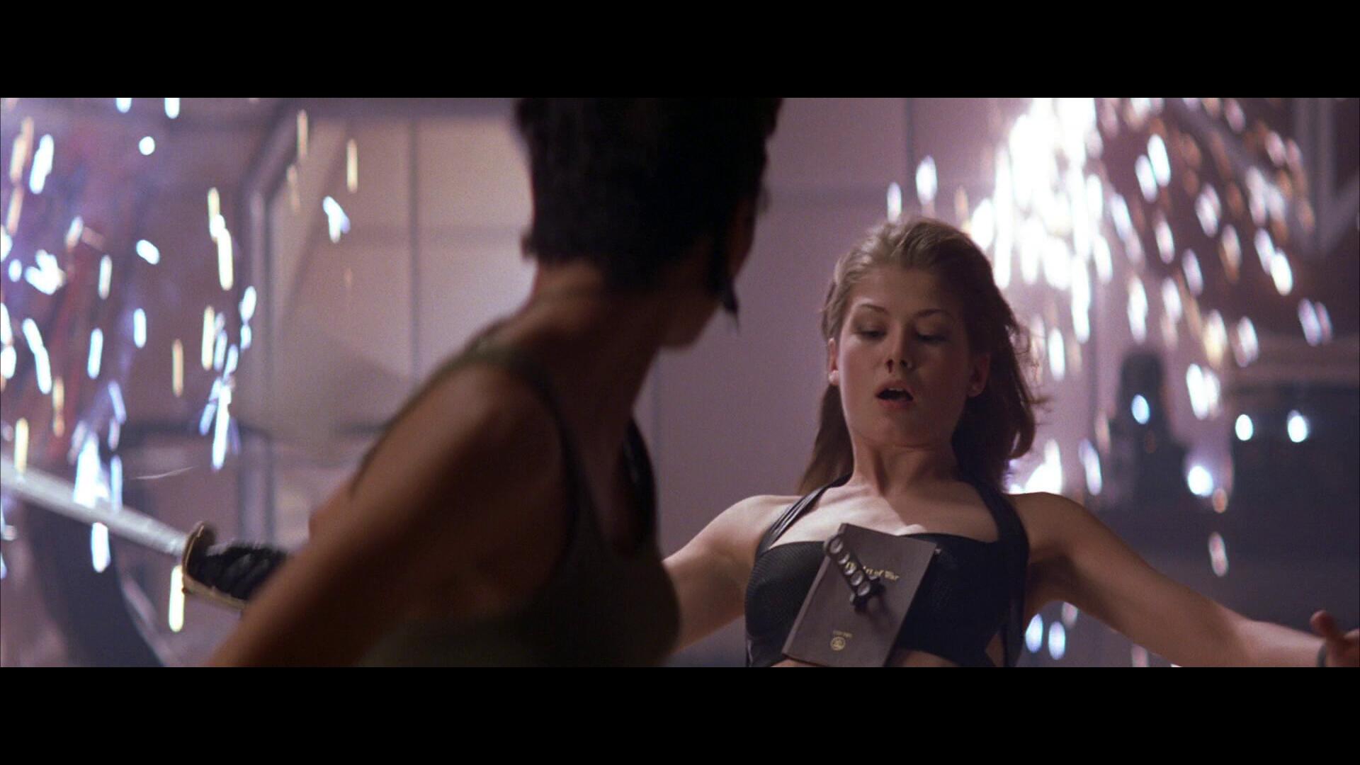 弗罗斯特是007系列电影《 a target="_blank" href="/item/择日而亡