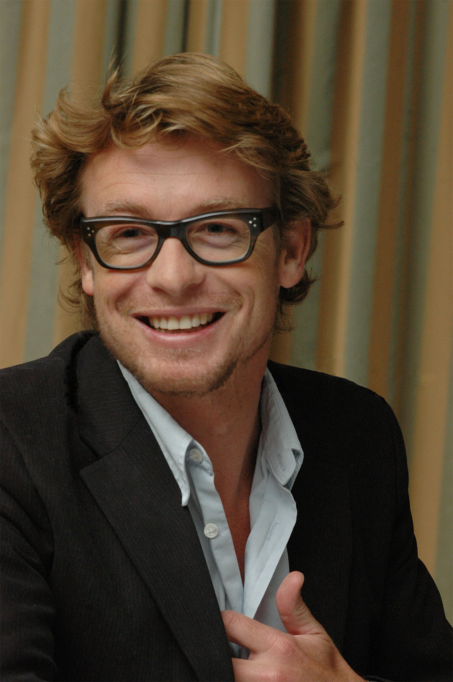  p>西蒙·贝克(simon baker),1969年7月30日出生于澳大利亚塔斯马尼亚