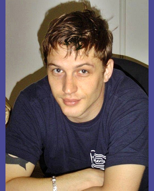  p>汤姆·哈迪(tom hardy),1977年9月15日出生于英国伦敦哈默史密斯