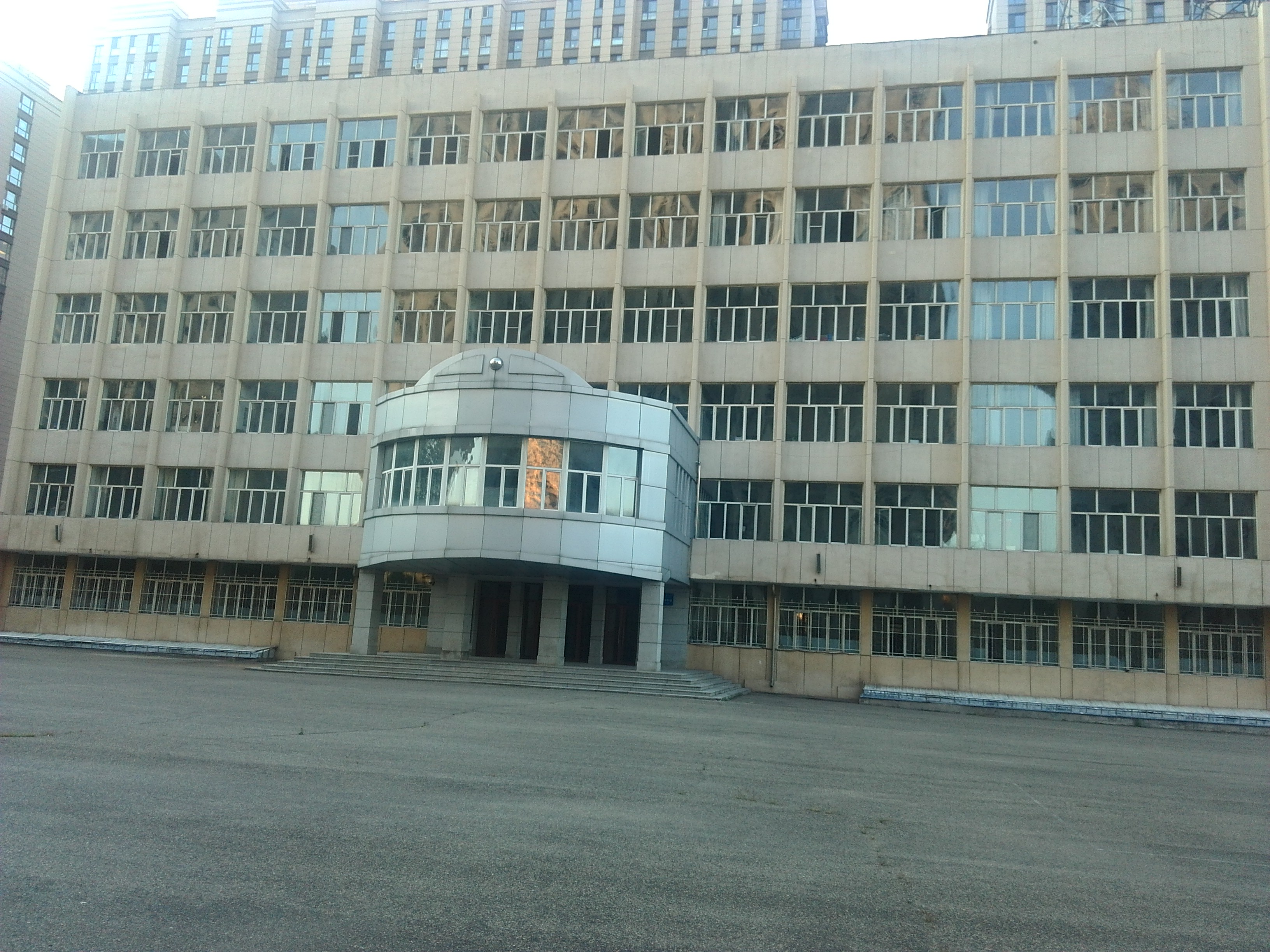  p>鸡西实验中学(jixi experimental high school)位于黑龙江省鸡西市