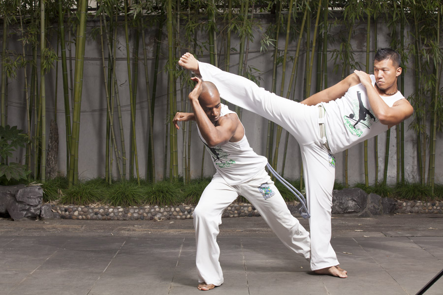 grupo capoeira brasil,是一个全球性的capoeira巴西战舞教学机构组织