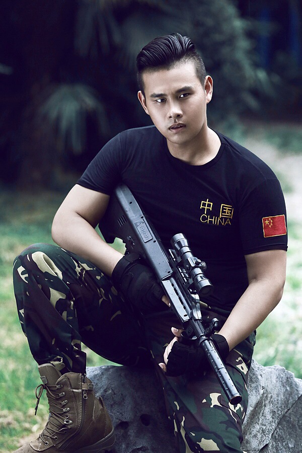  p>姚雨鑫,1982年6月7日出生于安徽省,中国内地男演员,歌手,导演.