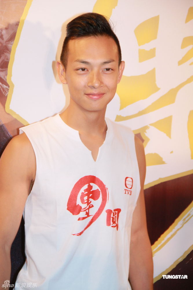  p>梁竞徽 i>(oscar leung) /i>,原名梁烈唯,1979年3月26日生于中国