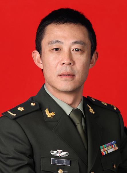 lemmaid="9429500">江苏省戏剧学校 /a>,中国内地戏剧男演员,军人