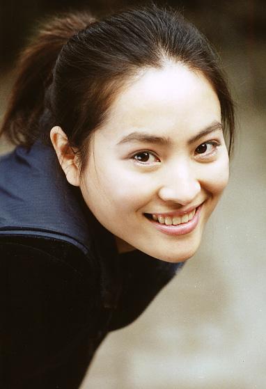  p>郑佳欣,1974年10月28日出生于北京,祖籍广东,毕业于北京电影学院