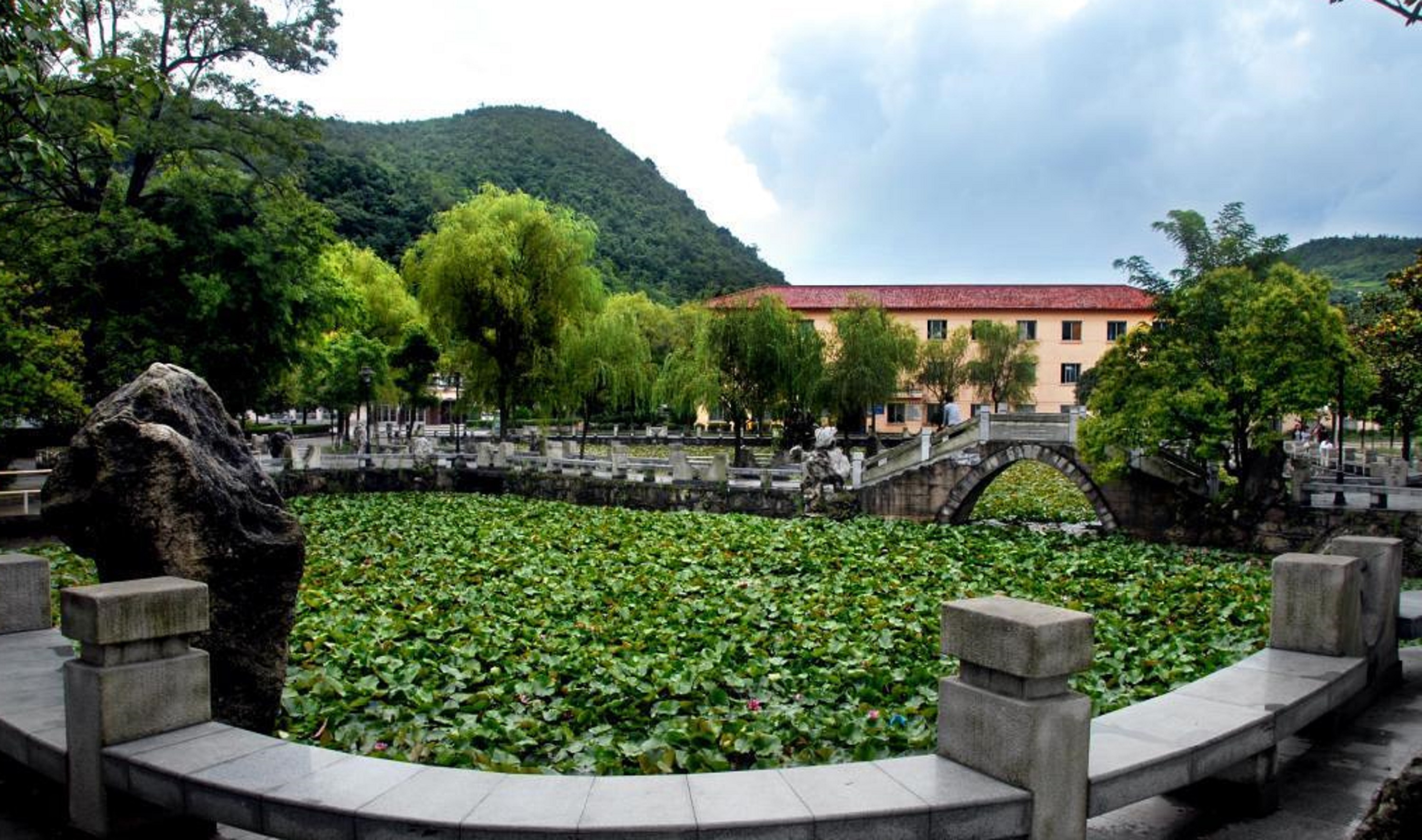  p>贵州理工学院(guizhou institute of technology)位于贵州省 a