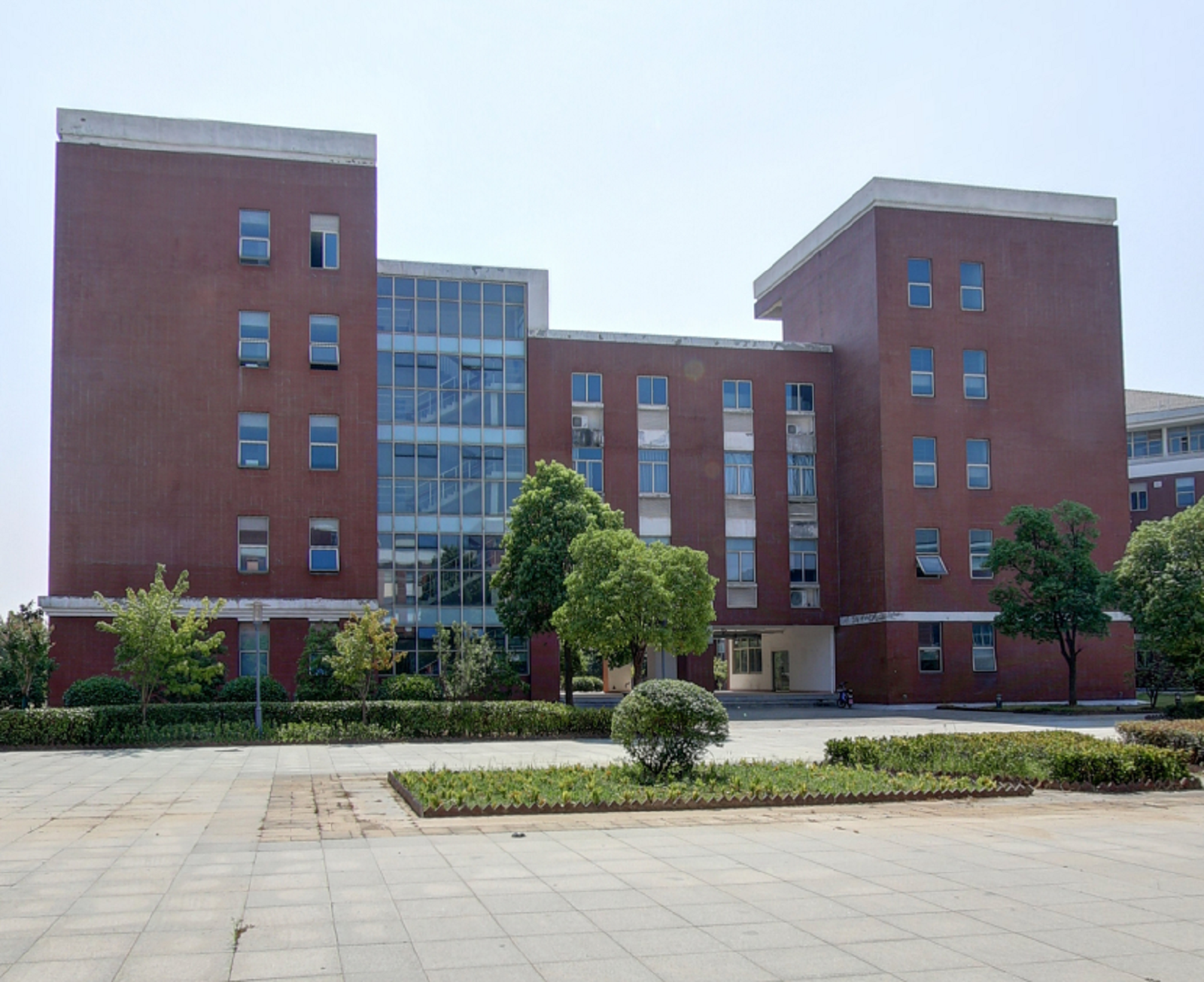  p>南京铁道职业技术学院是 a target="_blank" href="/item/长三角
