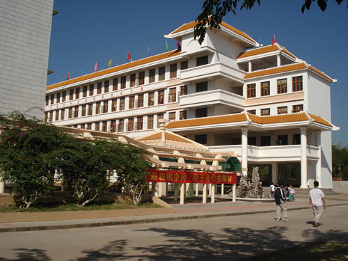 广西东兴市东兴中学