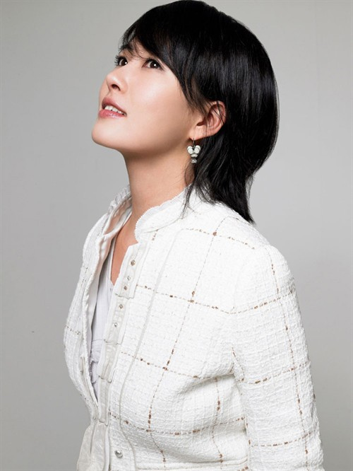  p>金善雅(正确中文译名为:金宣儿;英文:kim sun a;谚文:),韩国女演员