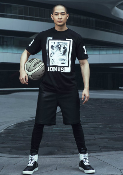 华裔三胞胎兄弟 a target="_blank" href="/item/刘智福">刘智福 /a>