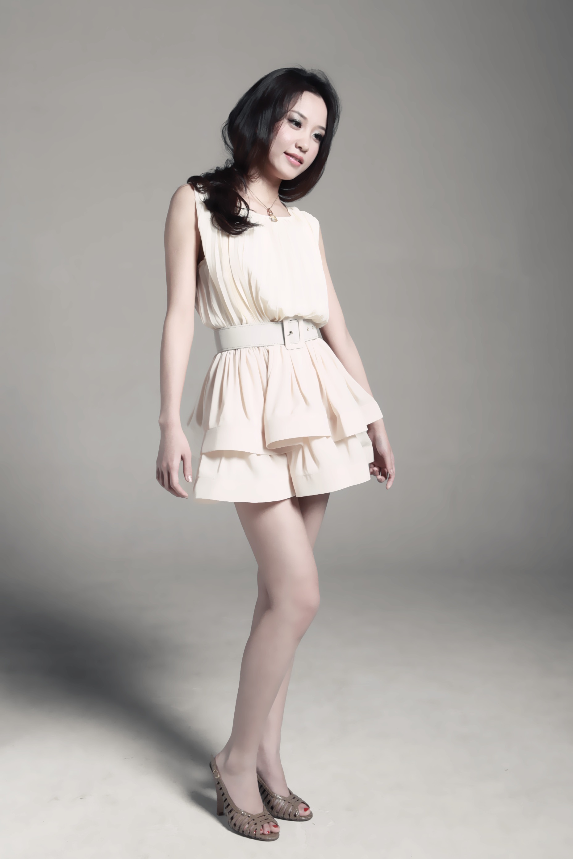  p>哈森,1990年7月29日出生于内蒙古自治区,中国内地女演员. /p>