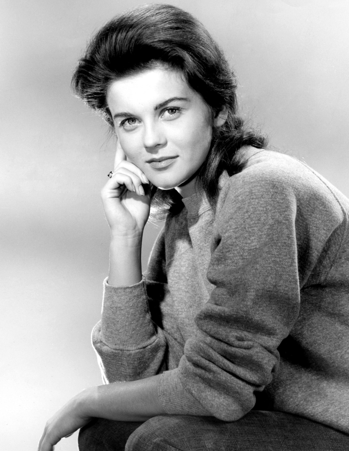  p>安·玛格丽特 i>(ann margret) /i>,1941年4月28日出生于瑞典斯德