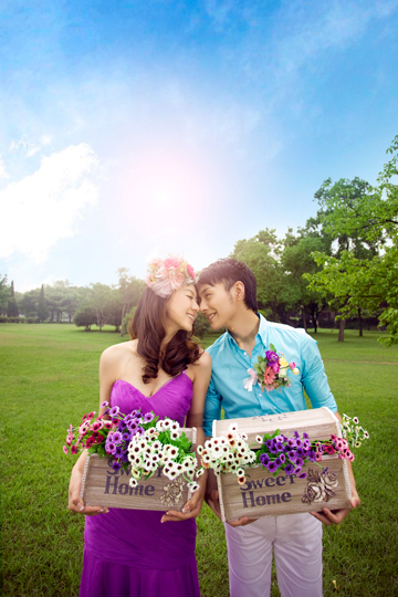 倾力为每一对新人打造时尚永恒经典的婚纱形象. /p>