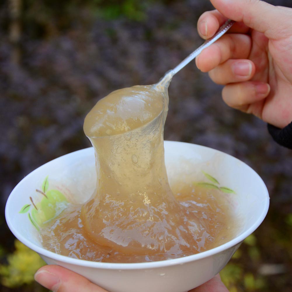  p>野生葛粉,是以深山密林中多年 a href="#" data-lemmaid="1941170"