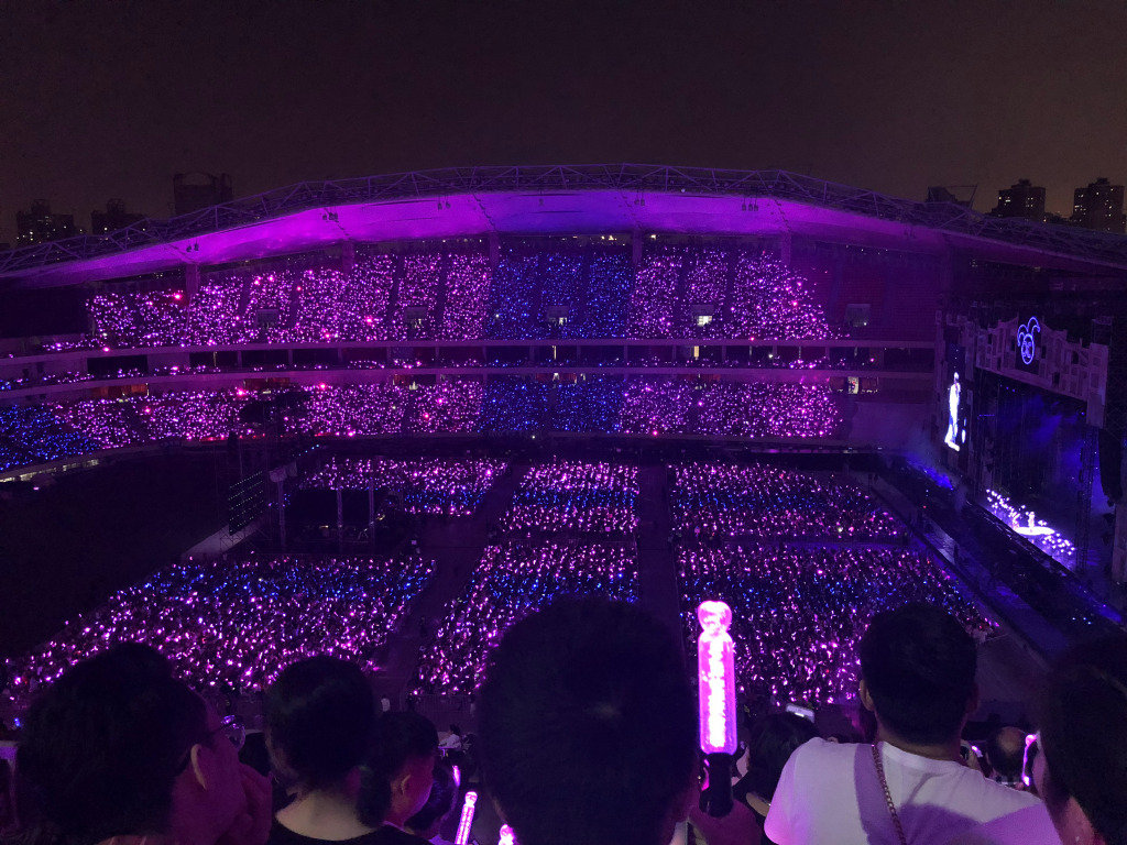  p> b>虹口足球场 /b>是中国第一座专业足球场,也是 a target="_blank