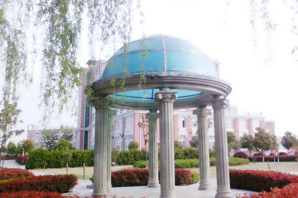  p>建湖县第一中学创办于1956年,原校址位于建湖县钟庄镇,从秉文中学