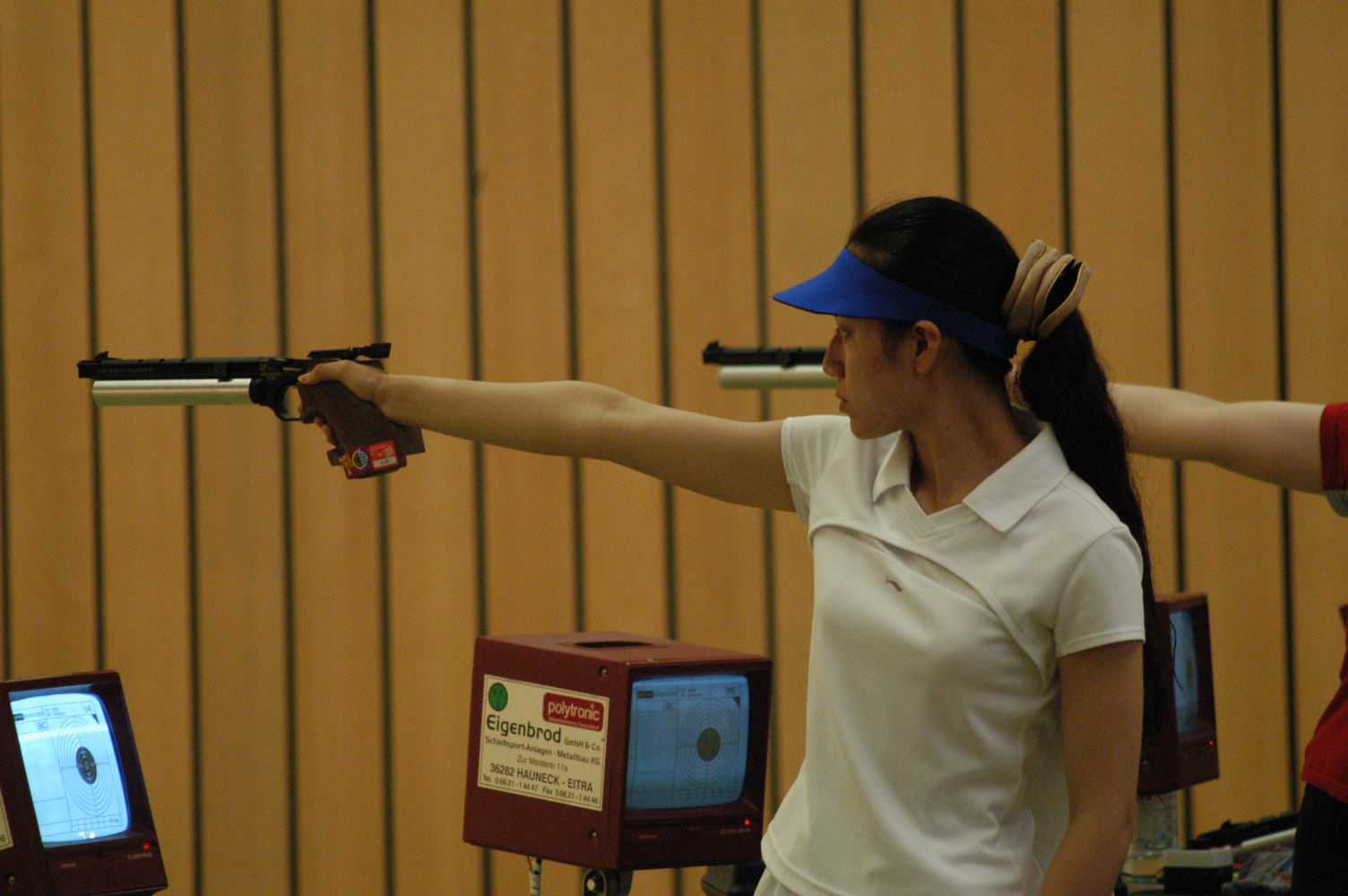  /p> p>任洁是中国射击名将,1995年开始练习射击,1997年