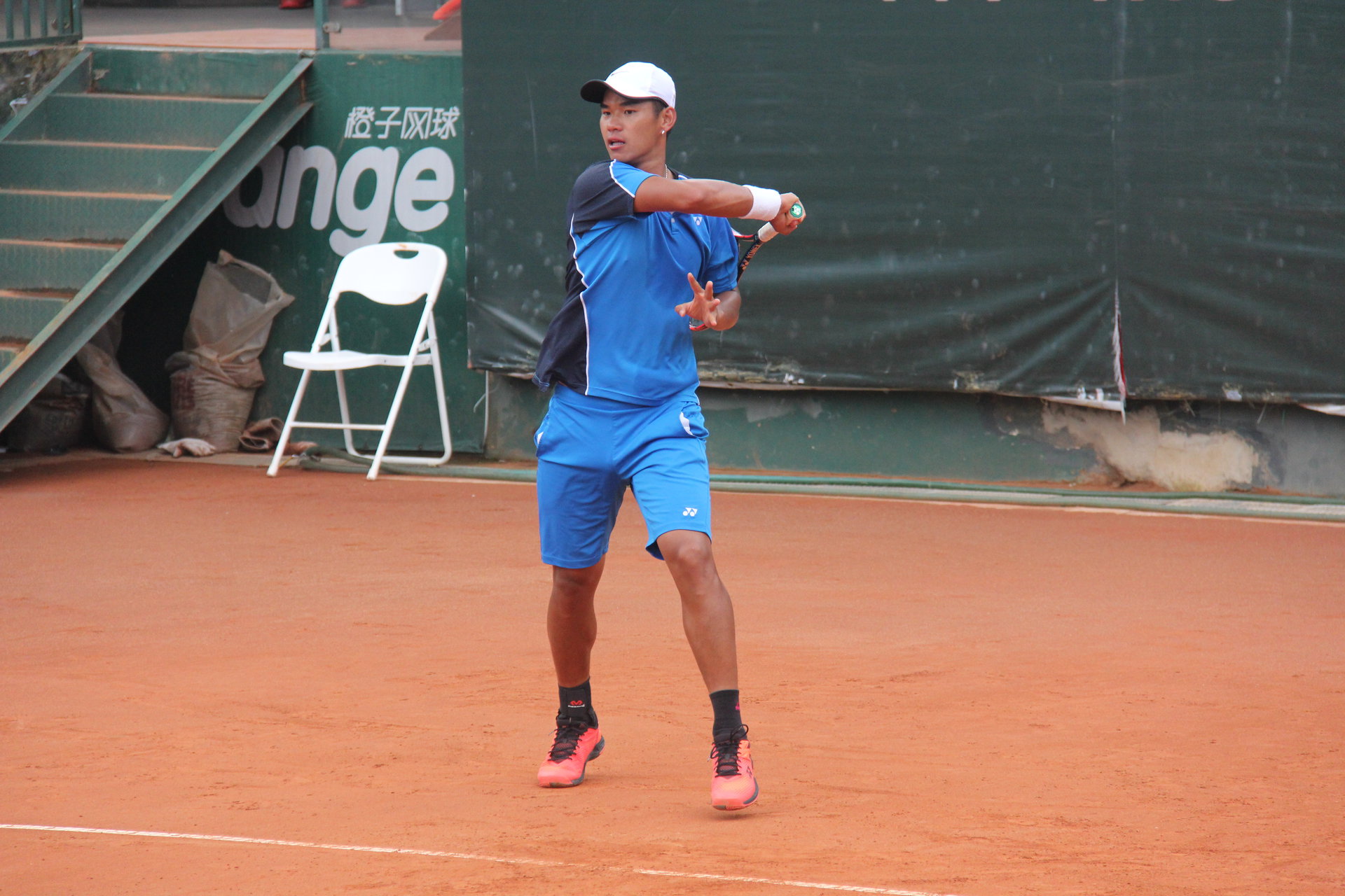 吴昊,男,1997年出生于江西,中国 a target="_blank" href="/item/网球