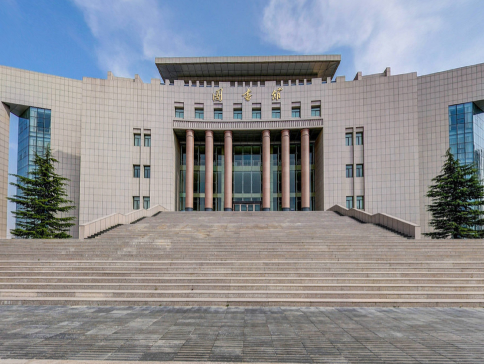  p>兰州工业学院是甘肃省省属的一所全日制 a target="_blank" href="