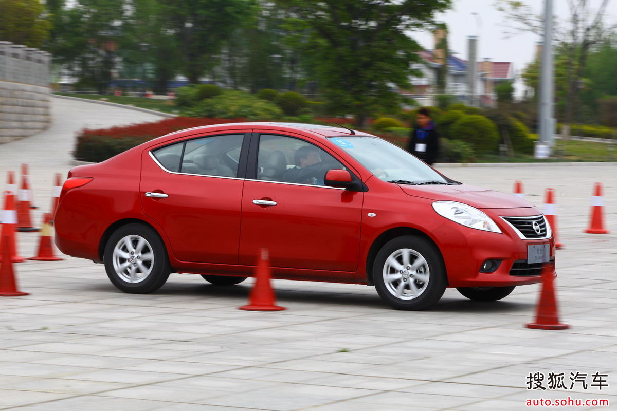  p>日产阳光是日产公司的阳光系列轿车,历史 a href="#">悠久 /a>.