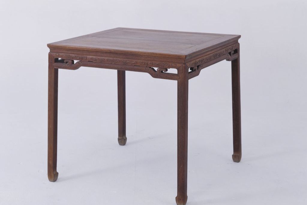  p data-id="gn7oujjoej">明黄花梨卷草纹方桌是明代的方桌. /p>