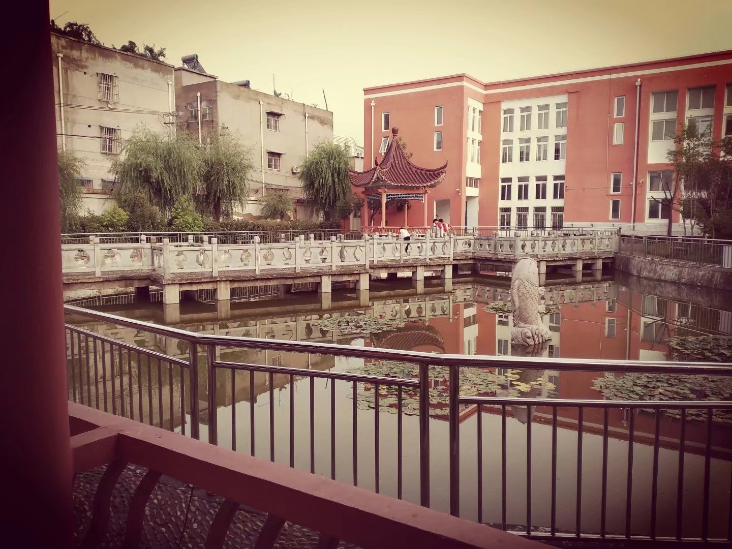 东海县初级中学