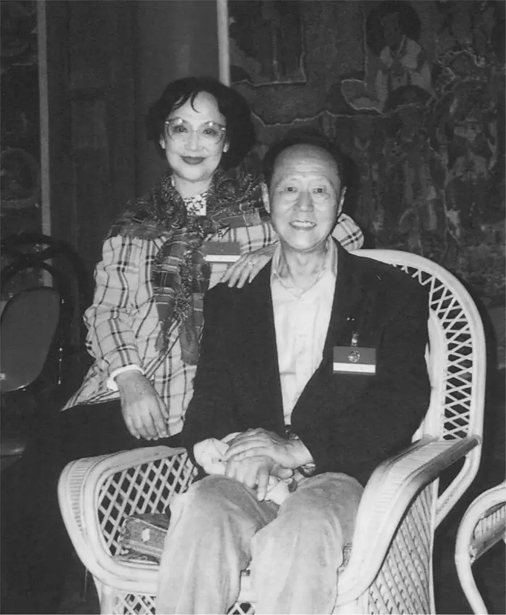 “永远的小燕子”王丹凤，靓丽洋气，美丽知性，曾生过4个女儿_百科TA说
