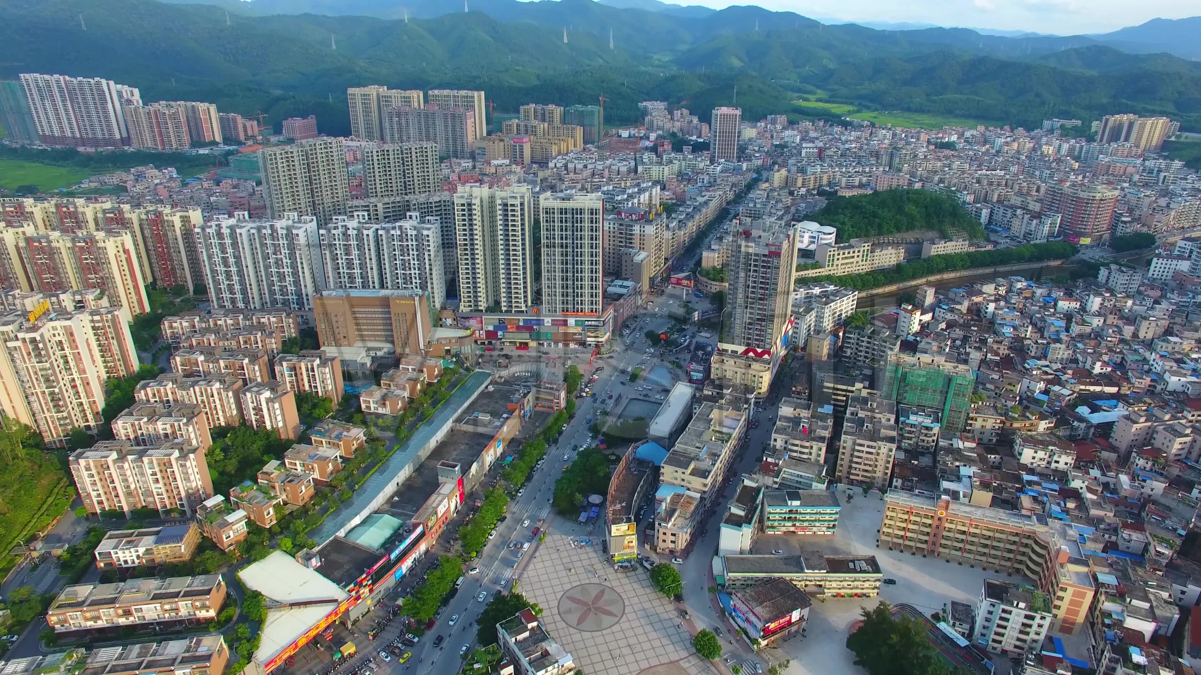 南街街道,隶属于广东省肇庆市 a target="_blank" href="/item/广宁县