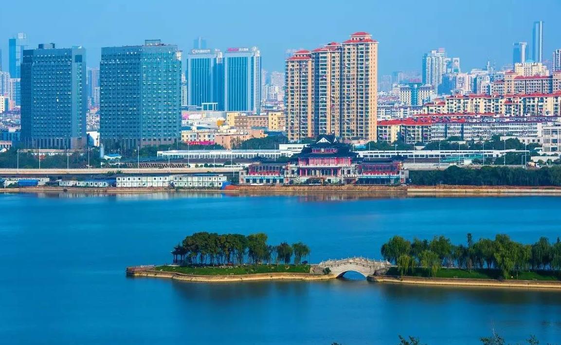 data-lemmaid="2206044">南昌市 /a>,青云谱区位于南昌市城区的南部