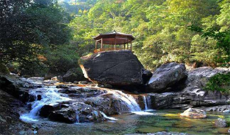 大安源生态旅游区位于福建省 a target="_blank" href="/item/武夷山