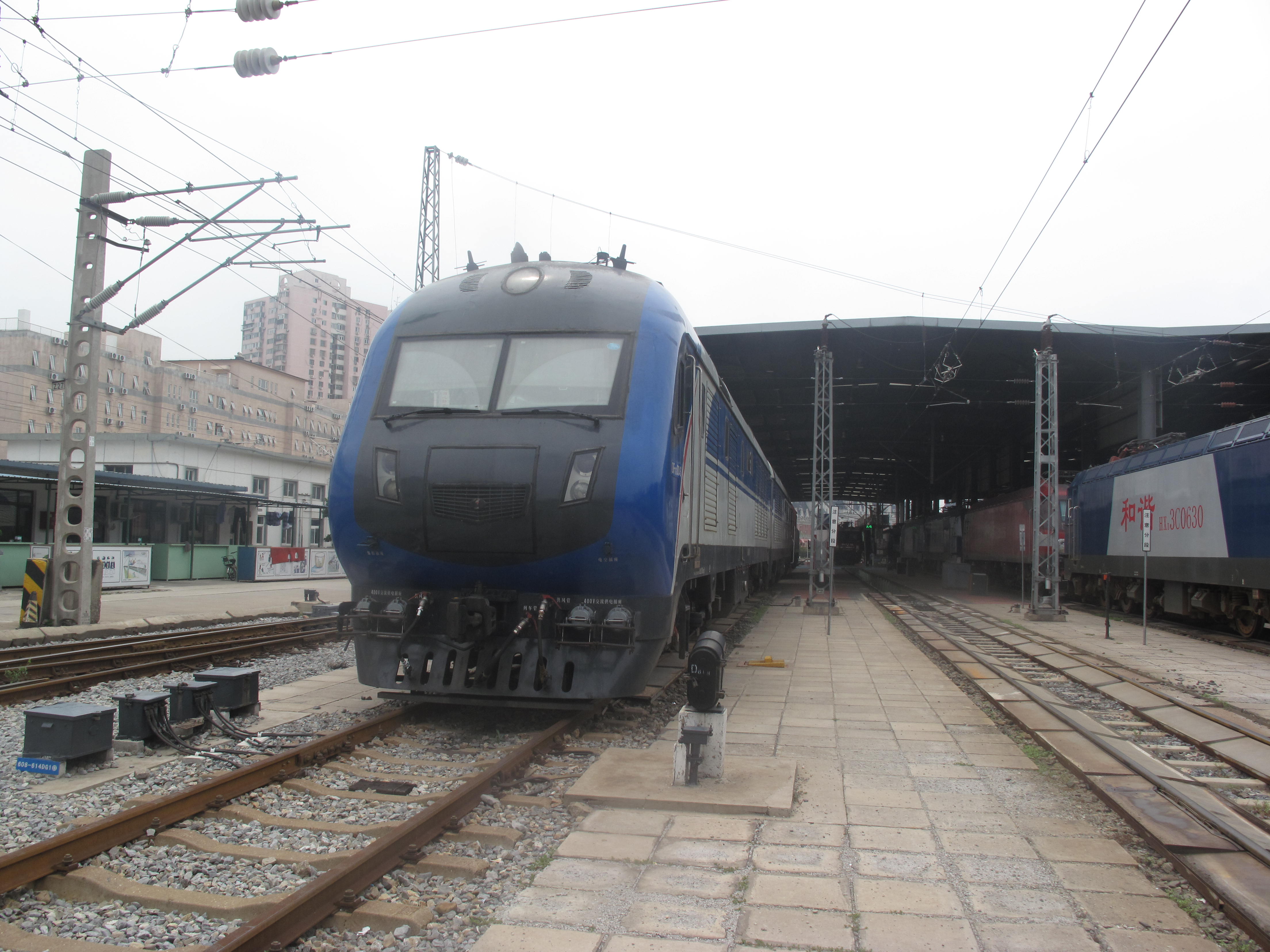 东风11g型内燃机车