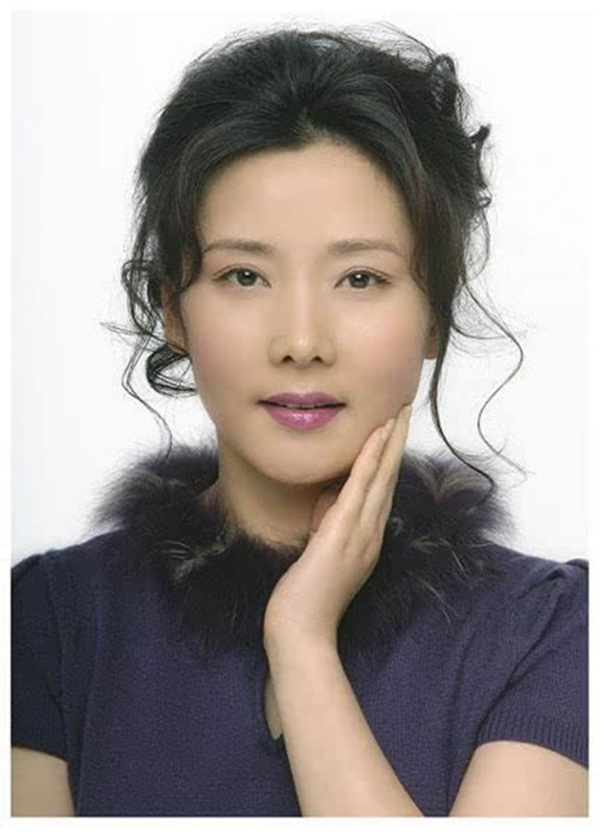 >何赛飞,1963年4月11日出生于浙江省舟山市岱山县,中国内地影视女演员