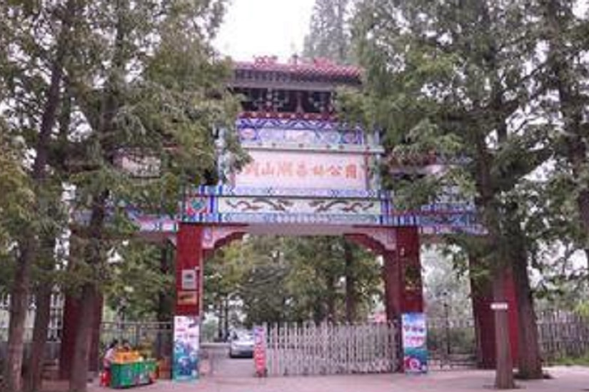  p data-id="gn4xp2koa8">铜山湖森林公园位于河南省泌阳县城东20公里