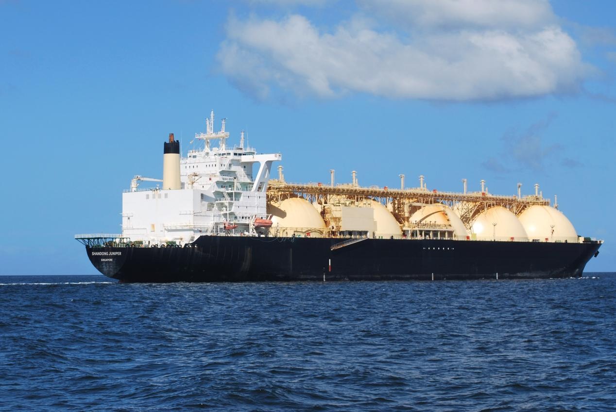 7万立方米lng(液化天然气)运输船. /p> p>船长290米,型宽46米,型深25.