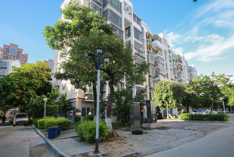  p data-id="gn071eo8tu">兴港花园一期位于厦门市海沧海沧外国语片区