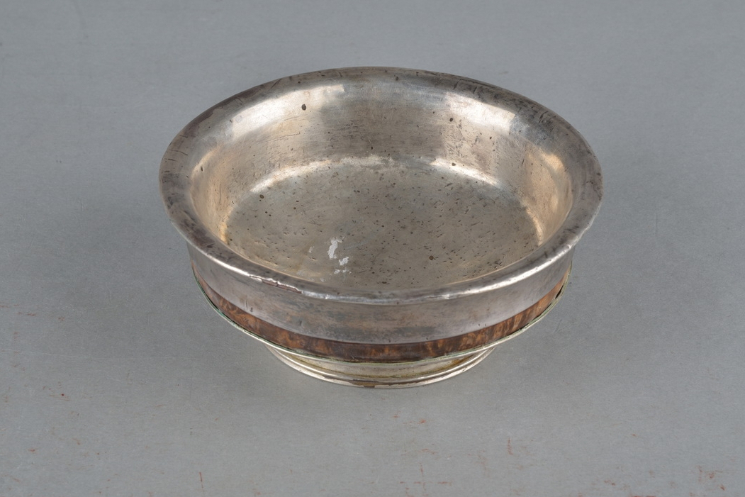 清末瘿木胎银碗